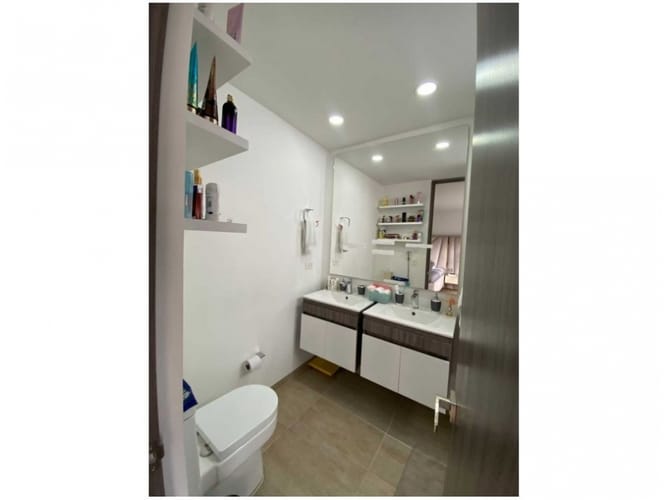 Apartamento de 3 alcobas en venta en Loma De Las Brujas, Envigado, 182 m² · foto 9 de 20