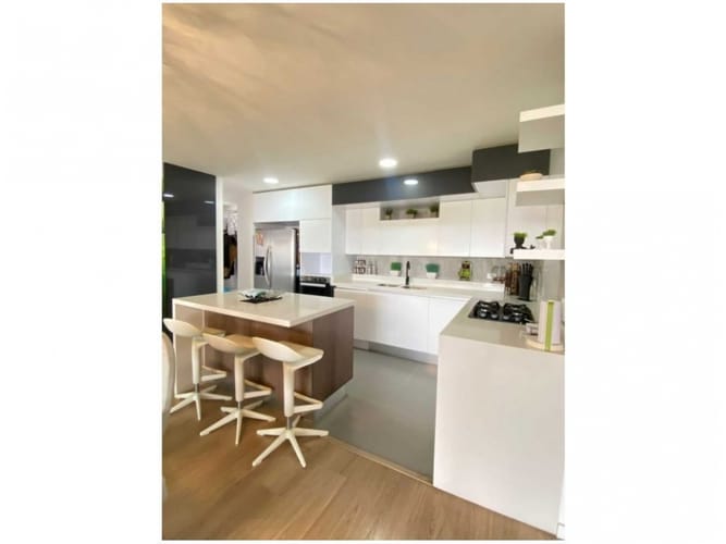 Apartamento de 3 alcobas en venta en Loma De Las Brujas, Envigado, 182 m² · foto 20 de 20