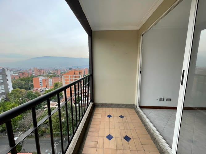 Apartamento de 3 alcobas en arriendo en Belén, Medellín, 95 m² · foto 5 de 14