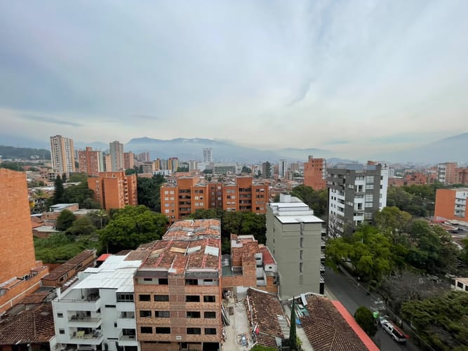 Apartamento de 3 alcobas en arriendo en Belén, Medellín, 95 m² · foto 6 de 14