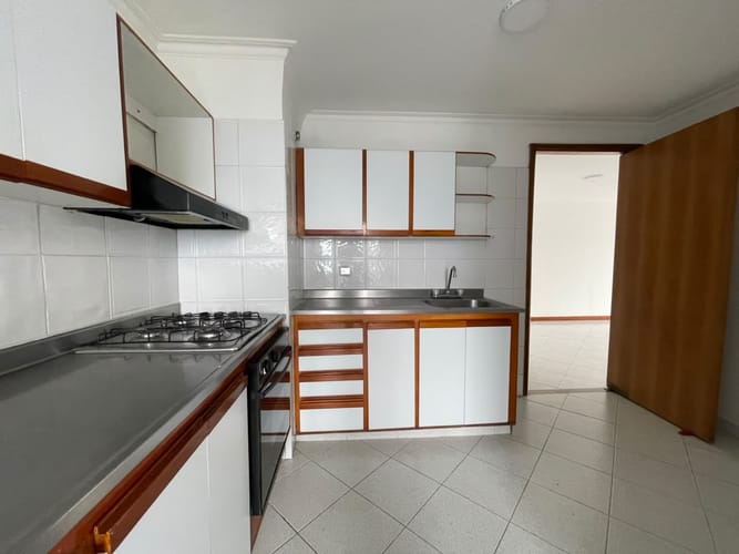Apartamento de 3 alcobas en arriendo en Belén, Medellín, 95 m² · foto 8 de 14