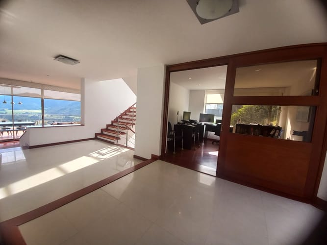 Casa de 4 alcobas en venta en Aposentos, Sopó, 355 m² · foto 3 de 11