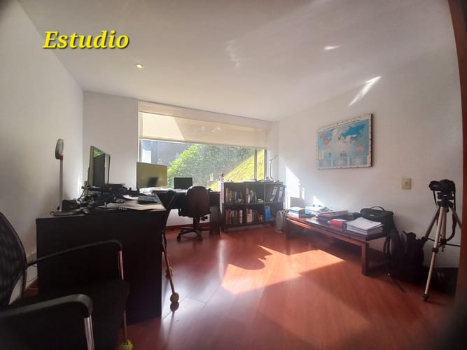 Casa de 4 alcobas en venta en Aposentos, Sopó, 355 m² · foto 4 de 11