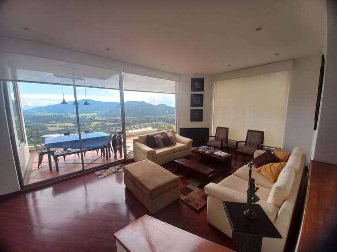 Casa de 4 alcobas en venta en Aposentos, Sopó, 355 m² · foto 7 de 11