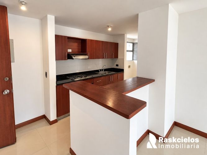 Apartamento de 3 alcobas en arriendo en Uribe Angel, Envigado, 104 m² · foto 2 de 15