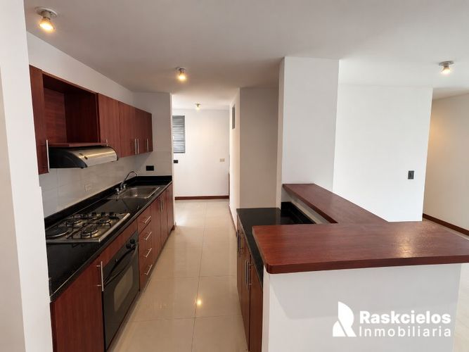 Apartamento de 3 alcobas en arriendo en Uribe Angel, Envigado, 104 m² · foto 3 de 15