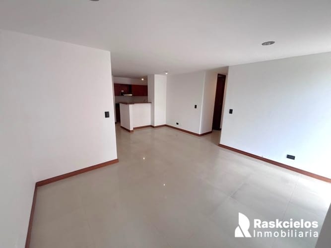 Apartamento de 3 alcobas en arriendo en Uribe Angel, Envigado, 104 m² · foto 4 de 15