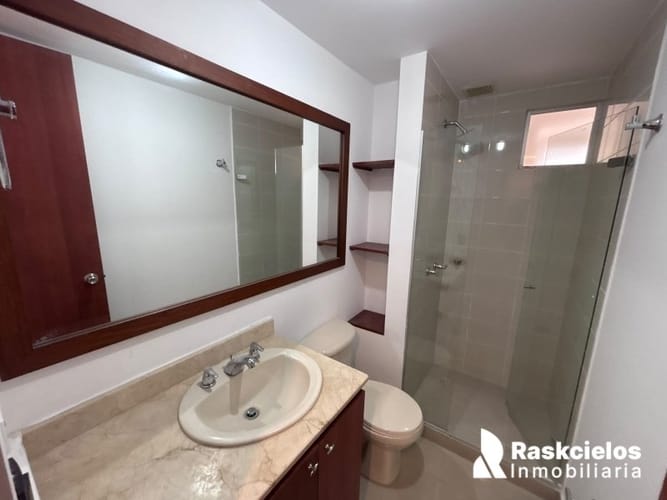 Apartamento de 3 alcobas en arriendo en Uribe Angel, Envigado, 104 m² · foto 7 de 15