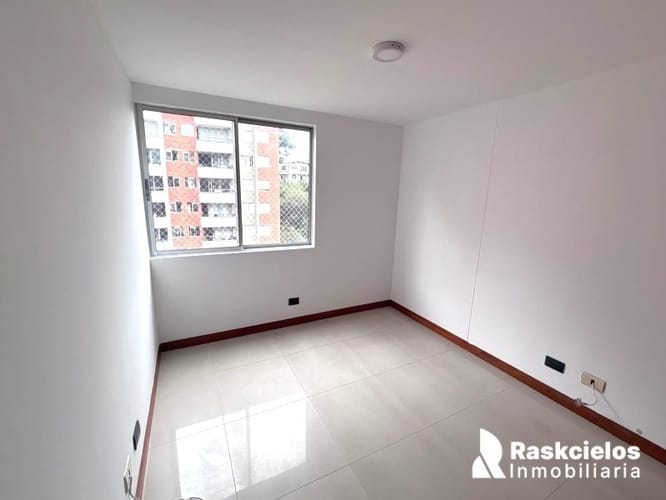 Apartamento de 3 alcobas en arriendo en Uribe Angel, Envigado, 104 m² · foto 9 de 15