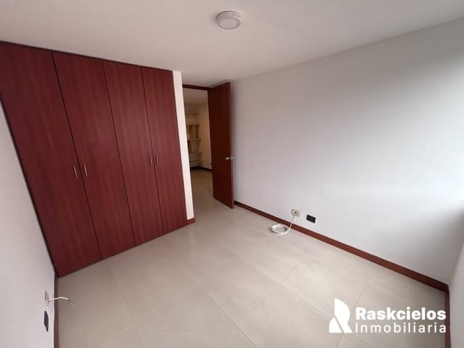 Apartamento de 3 alcobas en arriendo en Uribe Angel, Envigado, 104 m² · foto 10 de 15