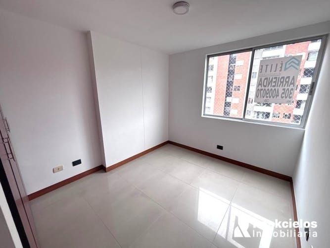 Apartamento de 3 alcobas en arriendo en Uribe Angel, Envigado, 104 m² · foto 12 de 15