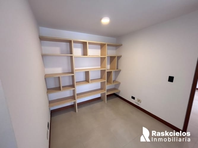Apartamento de 3 alcobas en arriendo en Uribe Angel, Envigado, 104 m² · foto 14 de 15