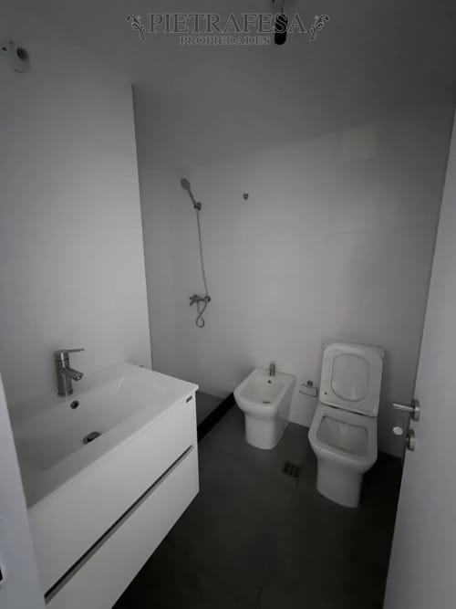 Apartamento en alquiler, 1 dormitorio, 1 baño, patio, garaje. Punta Carretas. · Foto 8