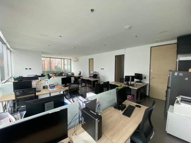 Oficina en arriendo en Manila, Medellín, 65 m² · foto 6 de 8