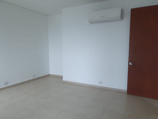 Apartamento de 3 alcobas en venta en Manga, Cartagena, 212 m² · foto 19 de 24