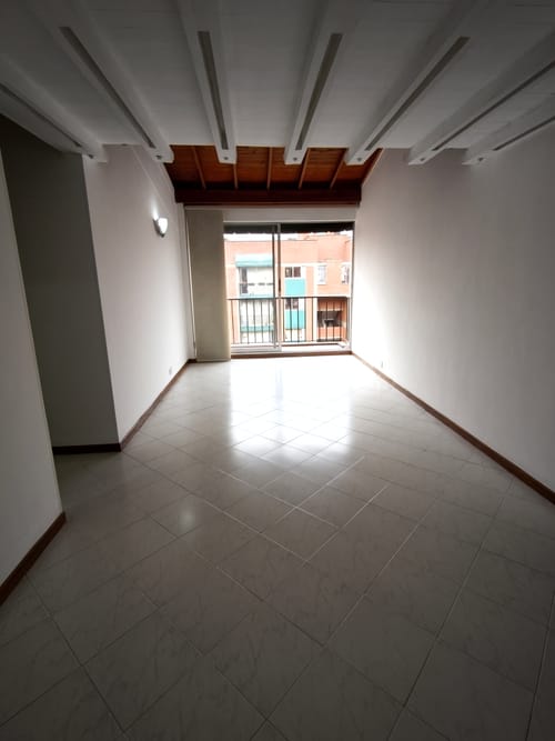Apartamento de 3 alcobas en arriendo en Patio Bonito, Medellín, 96 m² · foto 3 de 20