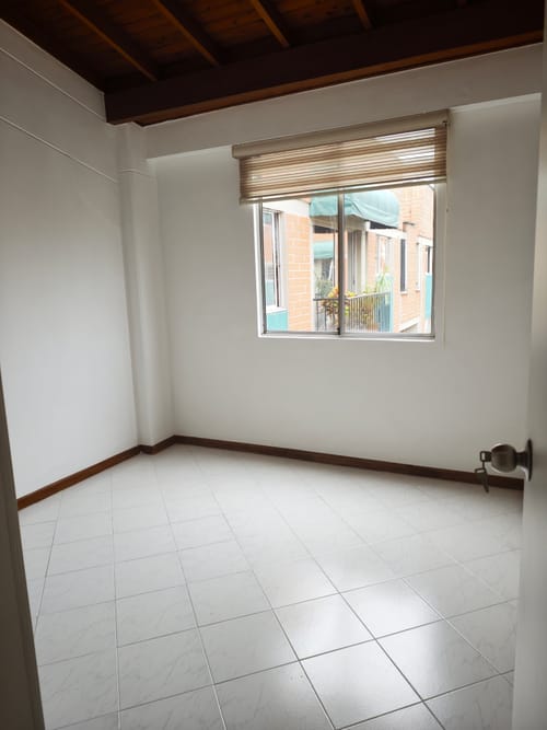 Apartamento de 3 alcobas en arriendo en Patio Bonito, Medellín, 96 m² · foto 12 de 20