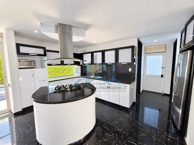 Casa de 4 alcobas en venta en Ub. Villa Anpiss, Girardot, 190 m² · foto 5 de 24