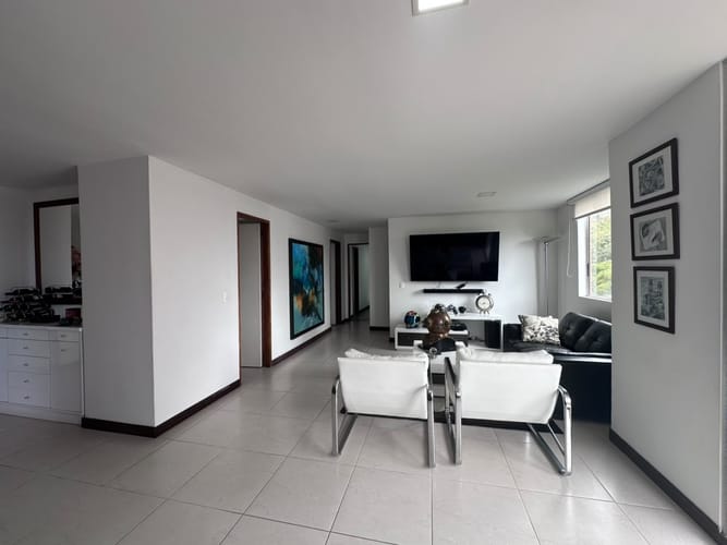 Apartamento de 3 alcobas en arriendo en El Poblado, Medellín, 98 m² · foto 6 de 17