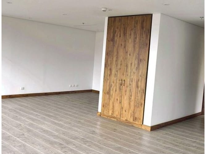 Oficina en venta en El Poblado, Medellín, 63 m² · foto 5 de 10