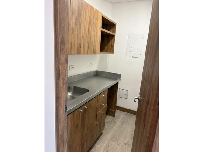Oficina en venta en El Poblado, Medellín, 63 m² · foto 6 de 10