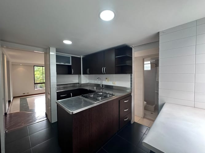 Apartamento de 3 alcobas en arriendo en El Poblado, Medellín, 106 m² · foto 4 de 17