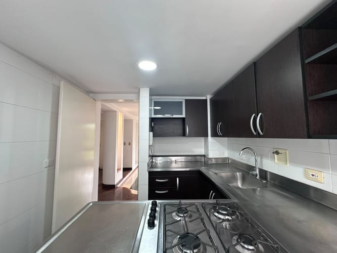 Apartamento de 3 alcobas en arriendo en El Poblado, Medellín, 106 m² · foto 5 de 17
