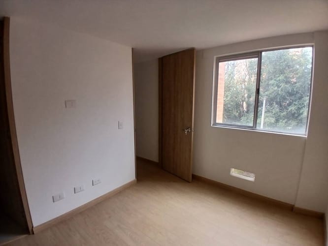 Apartamento de 3 alcobas en venta en La Prosperidad, Madrid, 64 m² · foto 21 de 24