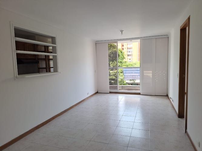 Apartamento de 1 alcoba en arriendo en Patio Bonito, Medellín, 54 m² · foto 3 de 15