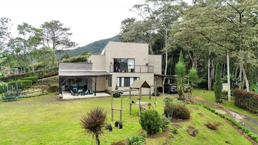 Finca en venta en El Carmen De Viboral, El Carmen de Viboral, 250 m² · foto 2 de 23