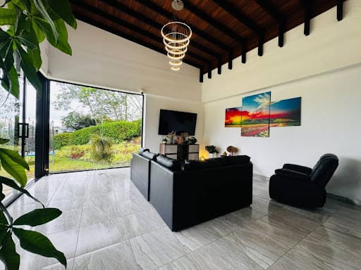 Finca en venta en El Carmen De Viboral, El Carmen de Viboral, 250 m² · foto 8 de 23