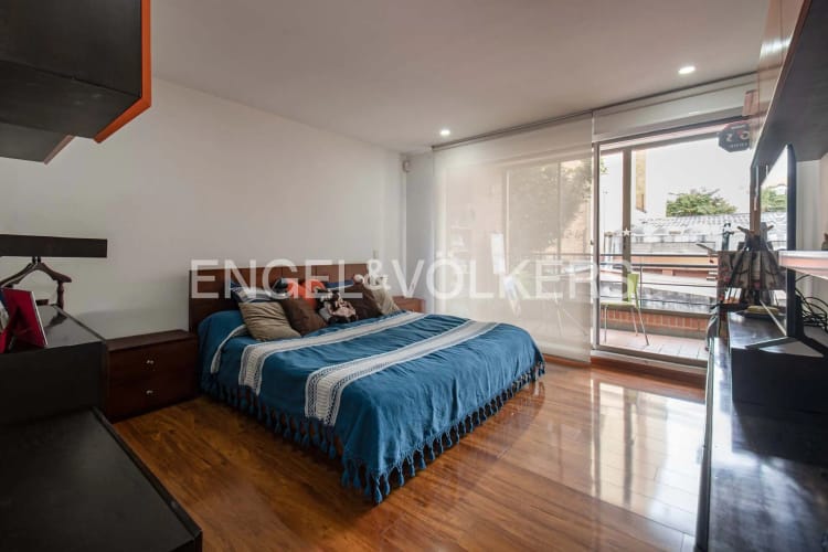 Apartamento de 4 alcobas en venta en Chicó Navarra, Bogotá, 230 m² · foto 18 de 24