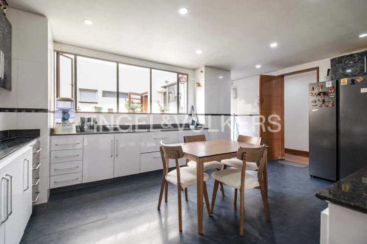 Apartamento de 4 alcobas en venta en Chicó Navarra, Bogotá, 230 m² · foto 12 de 24