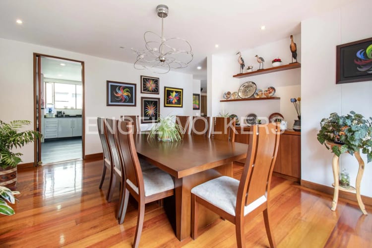 Apartamento de 4 alcobas en venta en Chicó Navarra, Bogotá, 230 m² · foto 9 de 24