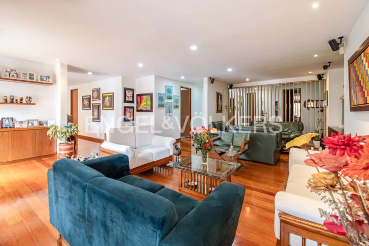 Apartamento de 4 alcobas en venta en Chicó Navarra, Bogotá, 230 m² · foto 6 de 24