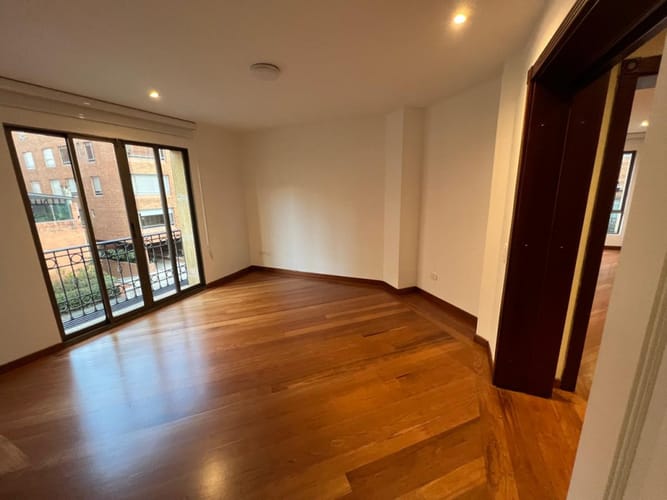 Apartamento de 4 alcobas en venta en Chico Norte, Bogotá, 219 m² · foto 4 de 24