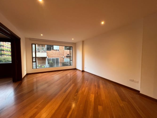 Apartamento de 4 alcobas en venta en Chico Norte, Bogotá, 219 m² · foto 7 de 24