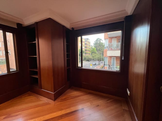 Apartamento de 4 alcobas en venta en Chico Norte, Bogotá, 219 m² · foto 9 de 24