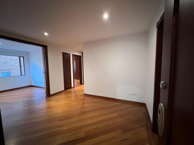 Apartamento de 4 alcobas en venta en Chico Norte, Bogotá, 219 m² · foto 11 de 24