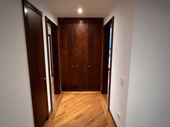 Apartamento de 4 alcobas en venta en Chico Norte, Bogotá, 219 m² · foto 12 de 24