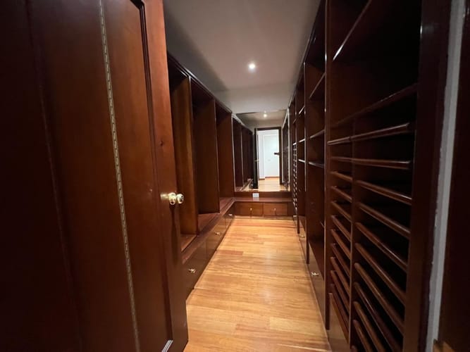 Apartamento de 4 alcobas en venta en Chico Norte, Bogotá, 219 m² · foto 23 de 24