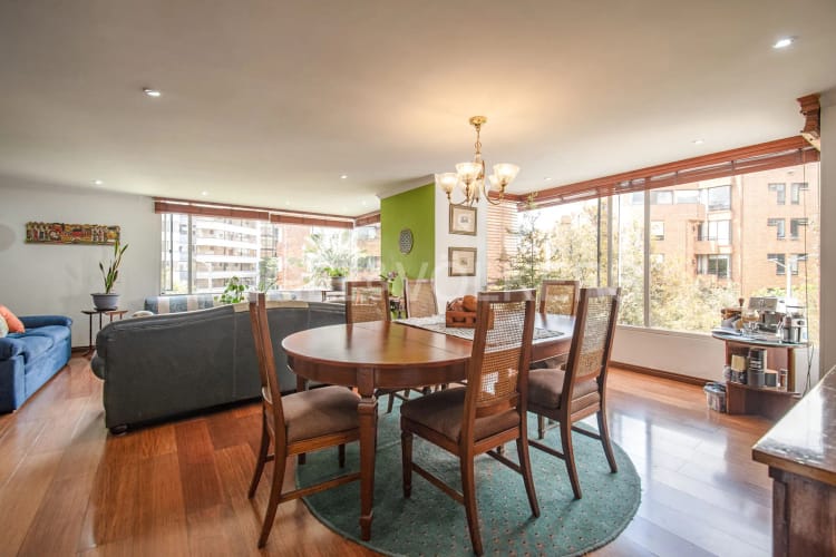 Apartamento de 4 alcobas en venta en Santa Barbara Central, Bogotá, 192 m² · foto 3 de 19