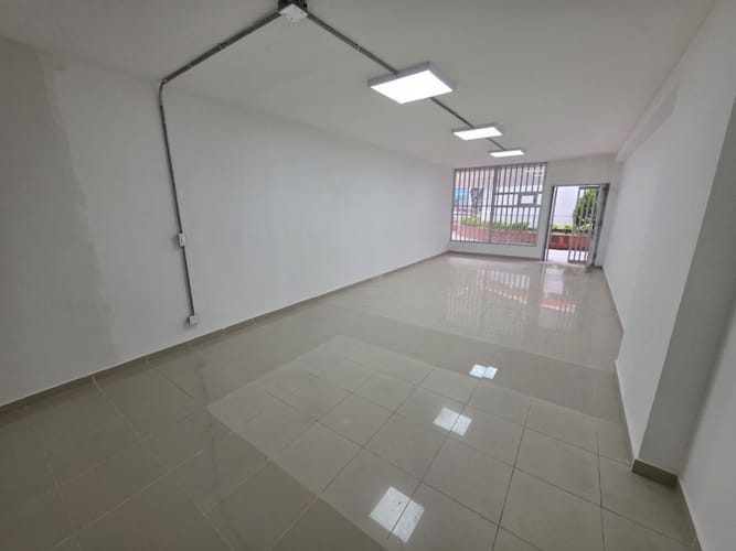 Local en arriendo en Nueva Tequendama, Cali, 47 m² · foto 2 de 7