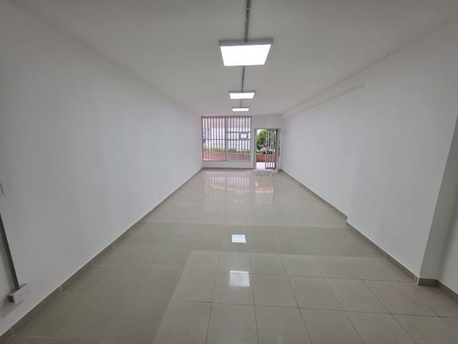 Local en arriendo en Nueva Tequendama, Cali, 47 m² · foto 4 de 7