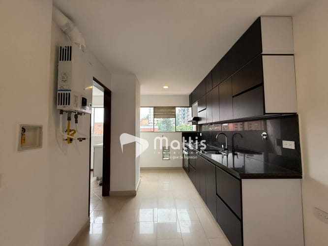 Apartamento de 3 alcobas en arriendo en El Diamante No. 2, Medellín, 162 m² · foto 6 de 24
