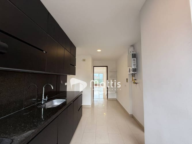 Apartamento de 3 alcobas en arriendo en El Diamante No. 2, Medellín, 162 m² · foto 9 de 24