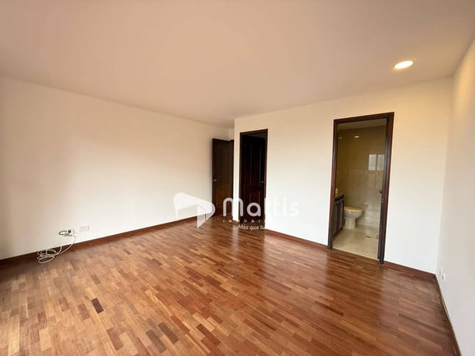 Apartamento de 3 alcobas en arriendo en El Diamante No. 2, Medellín, 162 m² · foto 16 de 24
