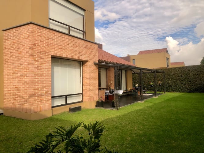 Casa de 4 alcobas en venta en Cerca De Piedra, Chía, 445 m² · foto 2 de 19