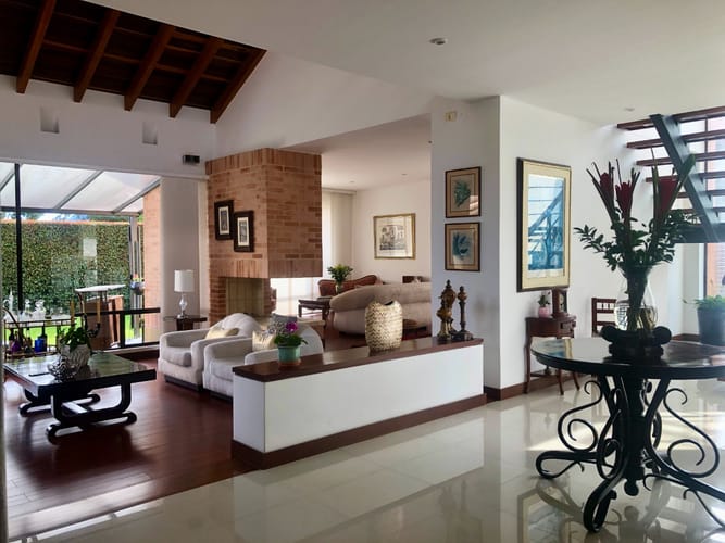 Casa de 4 alcobas en venta en Cerca De Piedra, Chía, 445 m² · foto 3 de 19