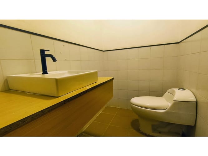 Local en venta en Laureles, Medellín, 150 m² · foto 3 de 6